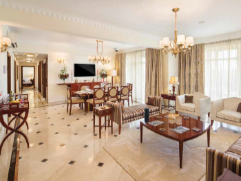 living area in central park clover floors