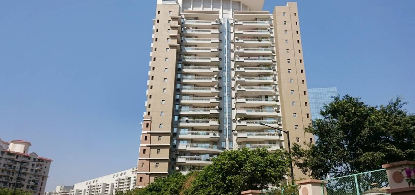 DLF Royalton Tower Gurgaon