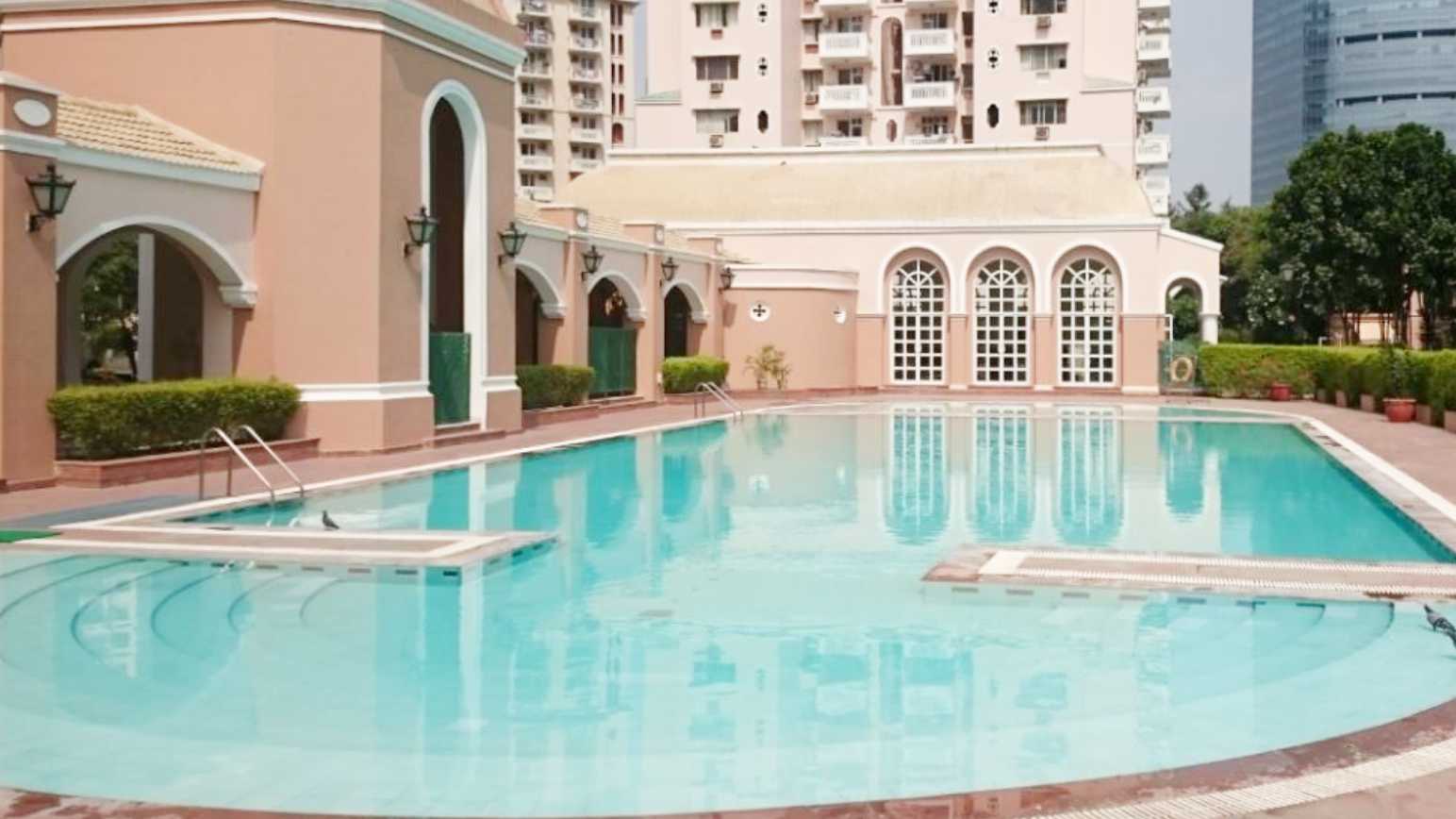 DLF Trinity Towers brochure