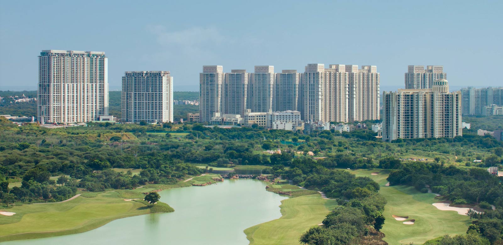 Exterior View of DLF The Crest